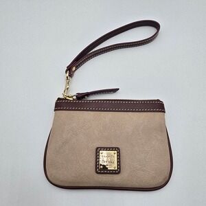 Dooney Bourke Leather Wristlet Clutch Tan Brown Classic Logo‎